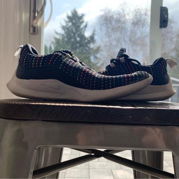 Nike Viale SE Girls’ Sneakers AQ9646-002 size 2.5 - Picture 3 of 5